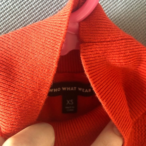 Blood orange short sleeve dress code top. Women’s size XS. Brand: who what wear - Picture 3 of 3